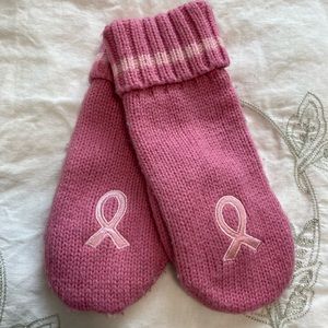 🇨🇦 Breast Cancer Foundation Pink Mittens